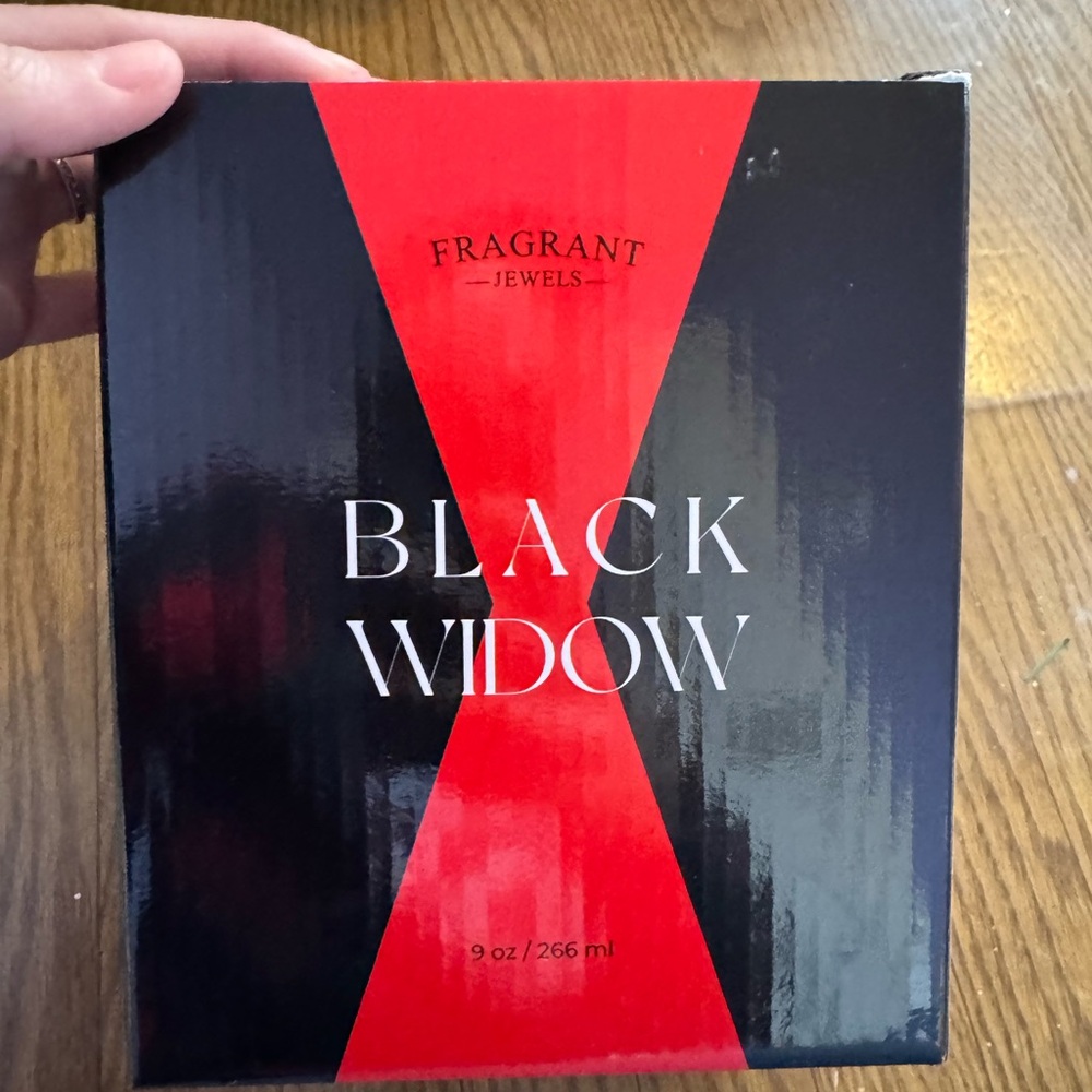 Fragrant Jewels Black Widow Candle